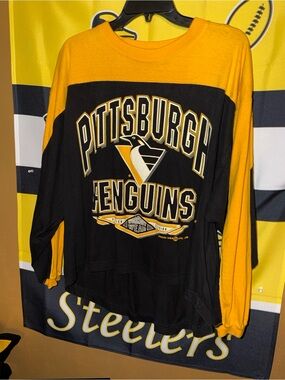 Gym Equipment NHL Hockey Pittsburgh Penguins Graphic T Shirt Men’s Size Large Us